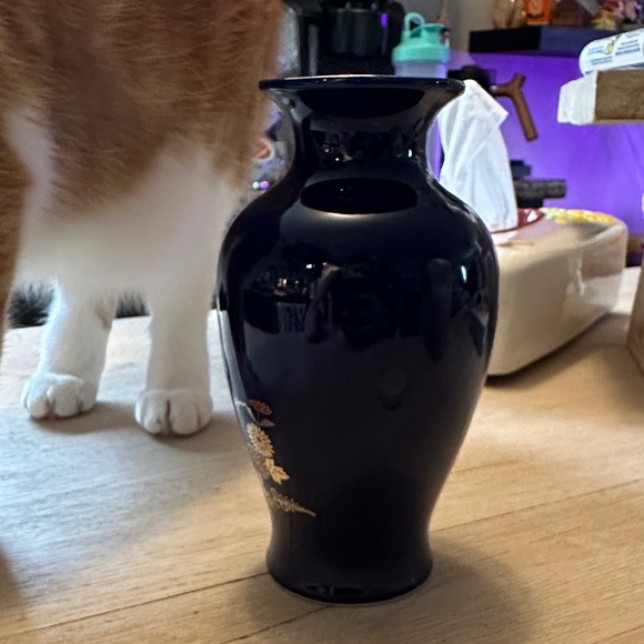 VINTAGE | 1970’s Japanese Cobalt Blue Floral Hand Painted Vase - Picture 5 of 13